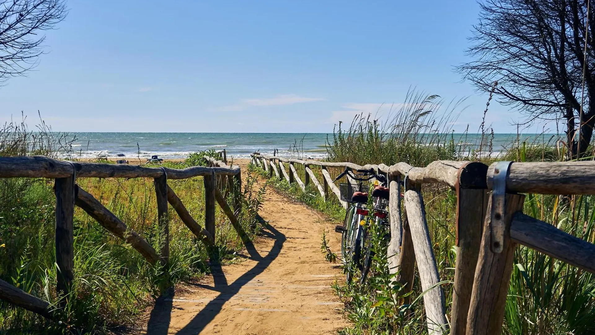 Apartment Coastal Comfort In A Cozy Studio Seaview Studio Bibione Italy