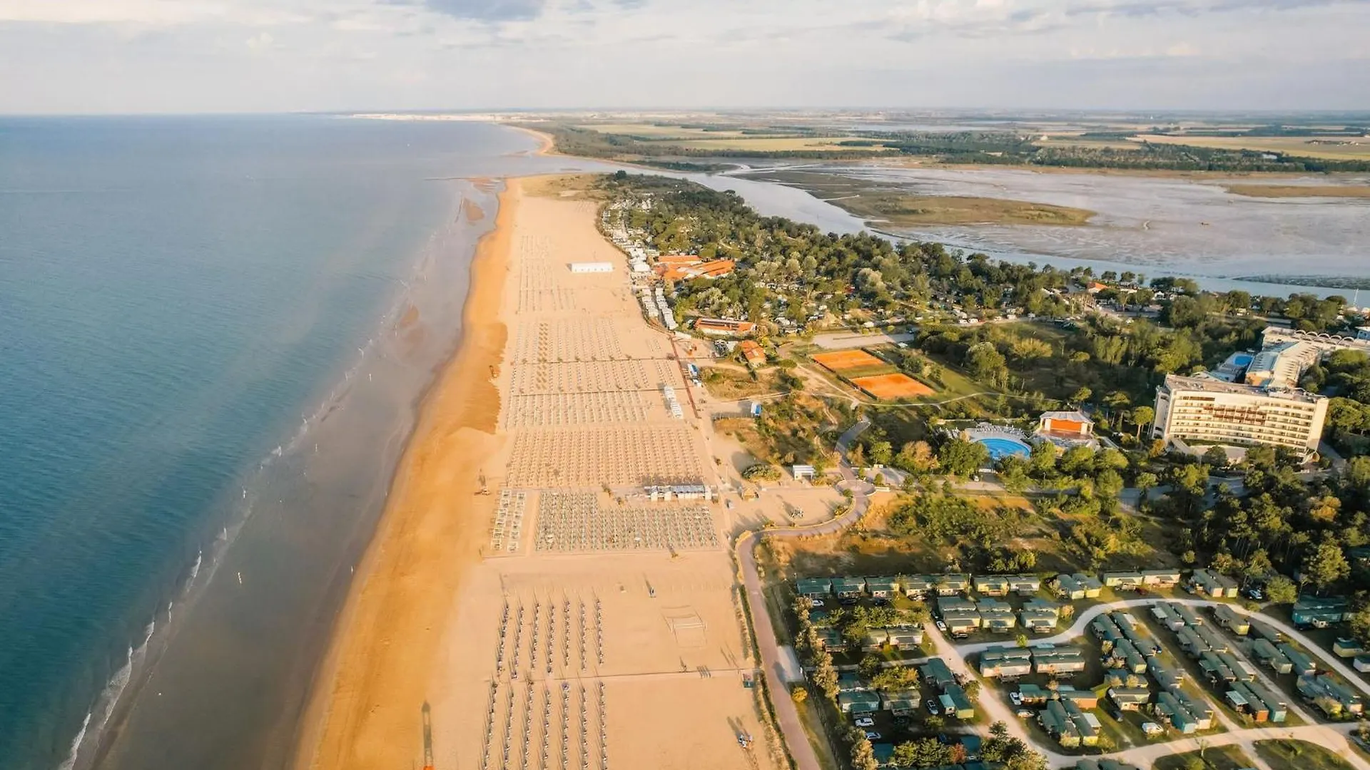 Coastal Comfort In A Cozy Studio Seaview Studio Bibione Italy